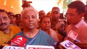 মহিলা ভোটে নজর বিজেপির, কালনায় ‘মাতৃশক্তি ভরসা কার্ড’ বিলি করলেন নির্মলা সীতারমণ